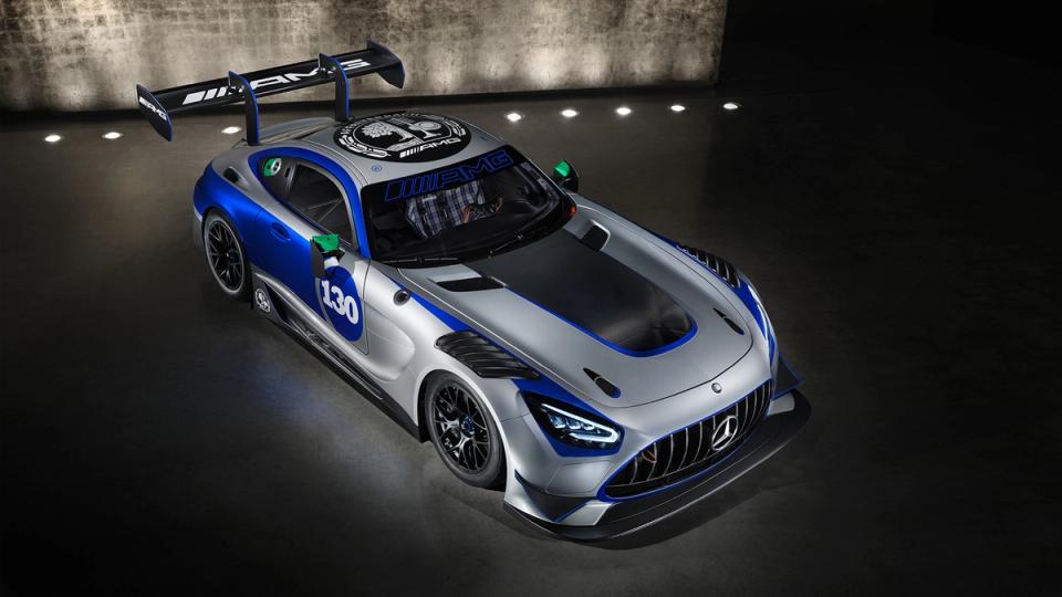 Der Mercedes-AMG GT3 Edition 130Y Motorsport in frontaler Draufsicht