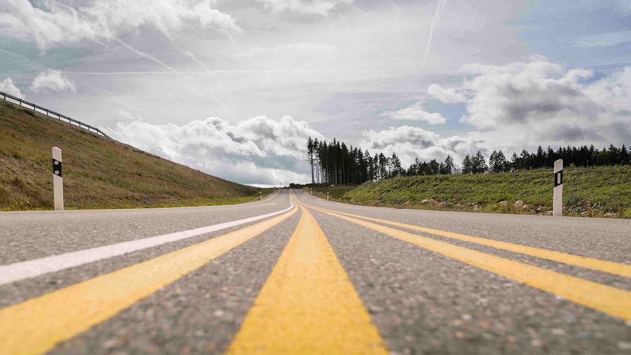 A free country road