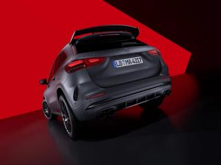 Rear view of the new Mercedes-AMG GLA 45 S 4MATIC+.