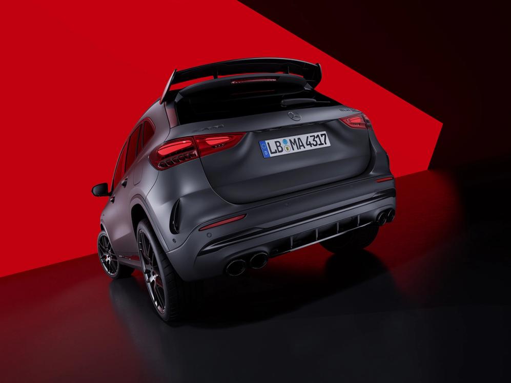 Rear view of the new Mercedes-AMG GLA 45 S 4MATIC+.
