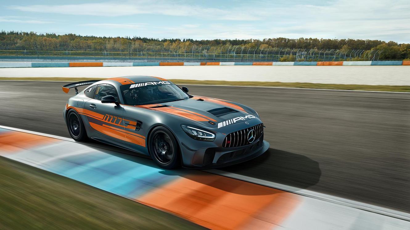 Side view Mercedes-AMG GT4