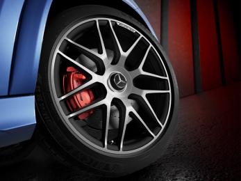 The alloy wheel of the Mercedes-AMG GLE 53 Coupé.