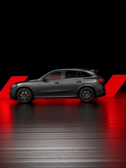 Side view of the new Mercedes-AMG GLC 63 S E PERFORMANCE.